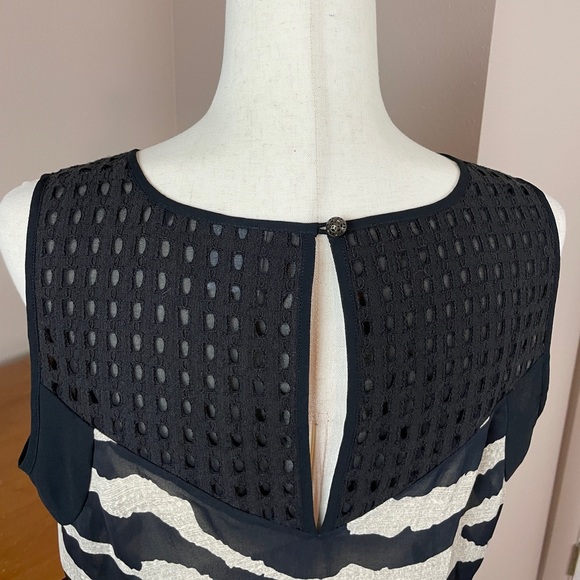 Cabi sleeveless shirt - Picture 4 of 5